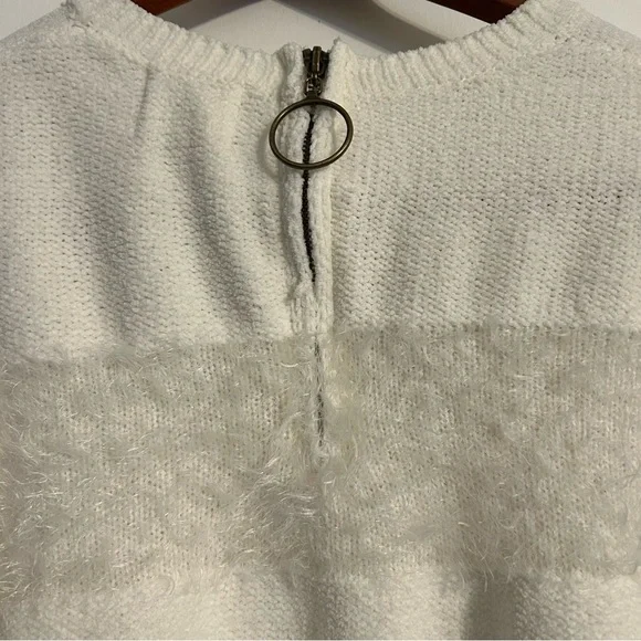 Hippie Rose Cream Cropped Cozy Sweater Womens Size Small Soft Fuzzy Long Sleeves - Picture 5 of 7